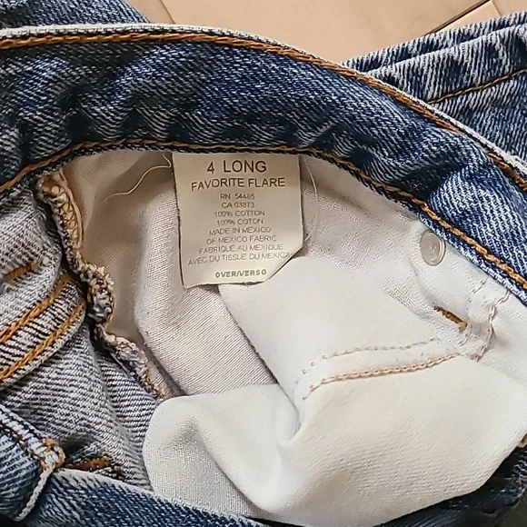 American Eagle favorite flare jeans 👖 - Picture 4 of 7